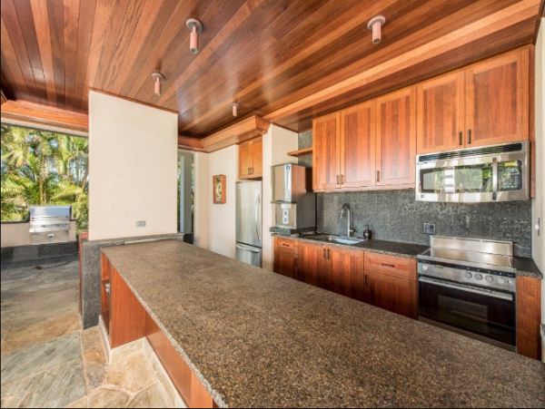 Elegant Waimea Condo with Mountain & Ocean Access