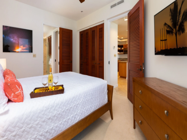 Elegant Waimea Condo with Mountain & Ocean Access