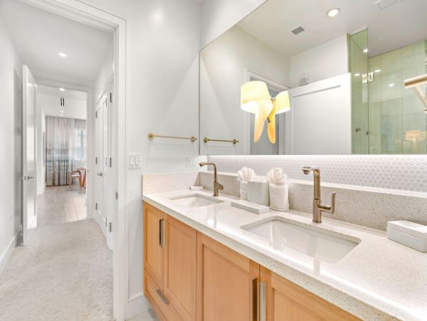 Stunning Six Bedroom Vacation Rental in Captivating Kaanapali