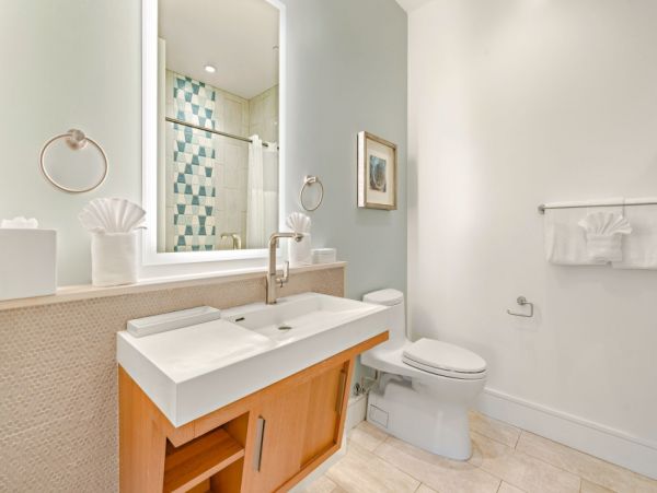 Stunning Six Bedroom Vacation Rental in Captivating Kaanapali
