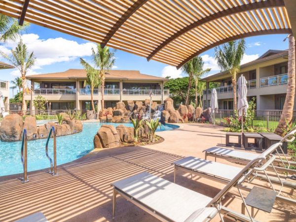 Stunning Six Bedroom Vacation Rental in Captivating Kaanapali