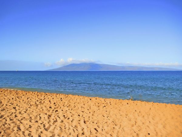 Kaanapali Beachfront Condo: Stunning Views and Pools