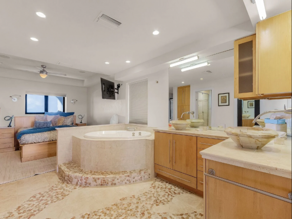 Luxury Fort Myers Penthouse with Gulf Views & Beach Access