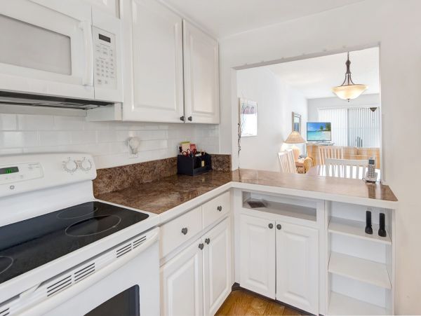 Bayfront Vacation Condo with 2 Bedrooms in Holmes Beach