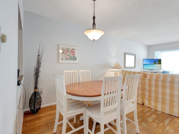 Bayfront Vacation Condo with 2 Bedrooms in Holmes Beach