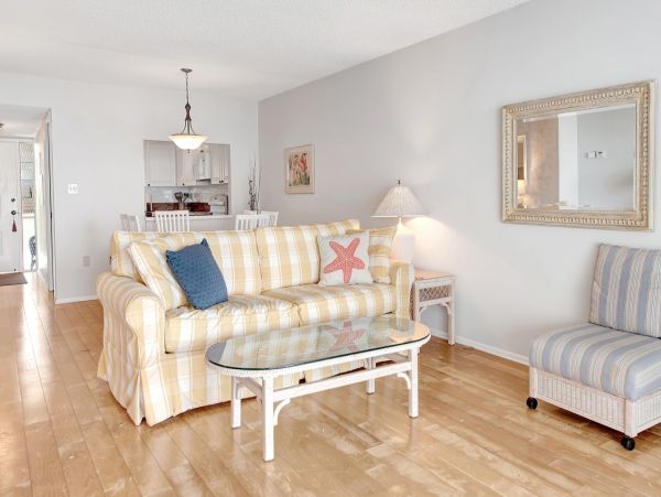 Bayfront Vacation Condo with 2 Bedrooms in Holmes Beach