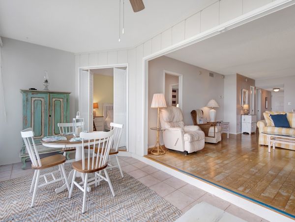 Bayfront Vacation Condo with 2 Bedrooms in Holmes Beach