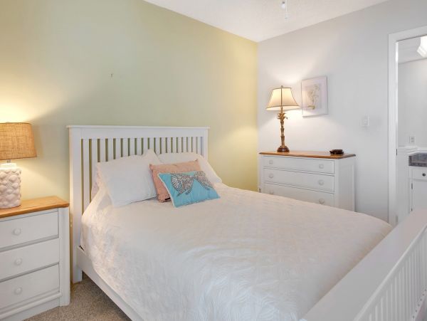 Bayfront Vacation Condo with 2 Bedrooms in Holmes Beach