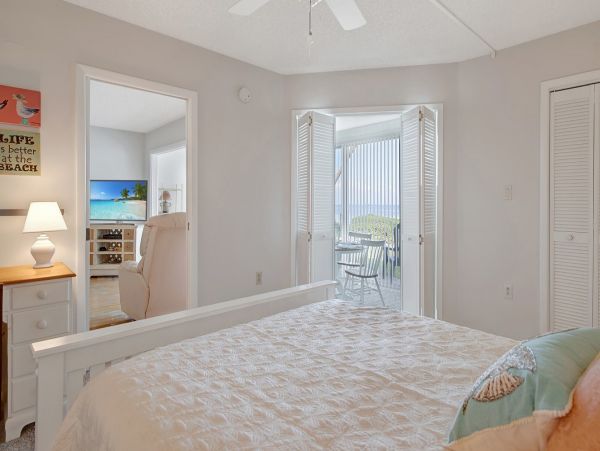 Bayfront Vacation Condo with 2 Bedrooms in Holmes Beach