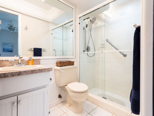 Bayfront Vacation Condo with 2 Bedrooms in Holmes Beach