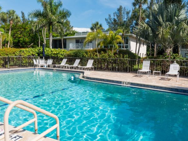 Bayfront Vacation Condo with 2 Bedrooms in Holmes Beach