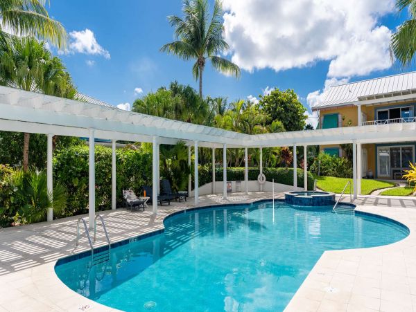Best Vacation Rental in Cayman Islands Oceanfront