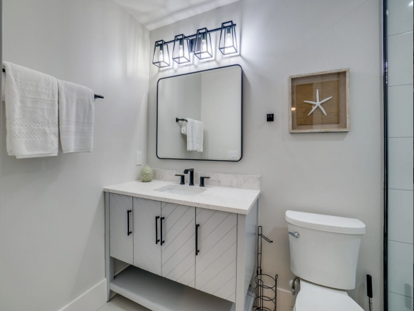 Chic New 7 Bedroom Beach Home