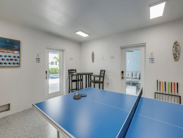 Chic New 7 Bedroom Beach Home