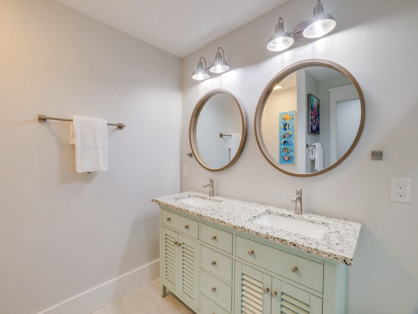 Chic New 7 Bedroom Beach Home