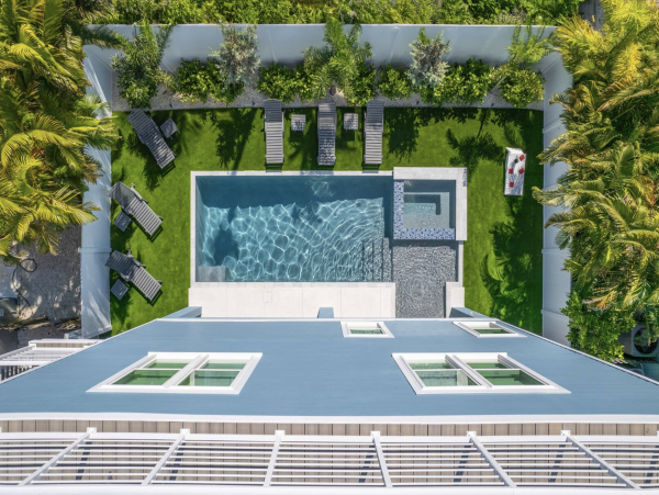 Chic New 7 Bedroom Beach Home