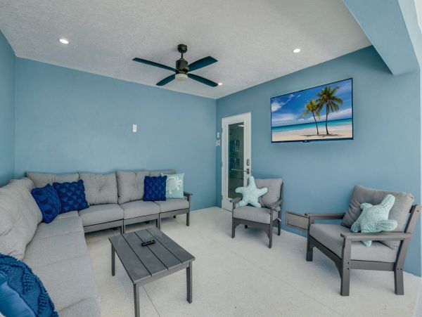 Chic New 7 Bedroom Beach Home