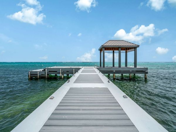 Luxury Vacation Rental in the Cayman Islands Await You!