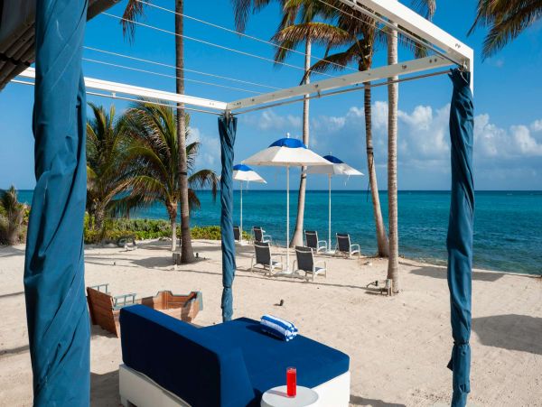 Luxury Vacation Rental in the Cayman Islands Await You!