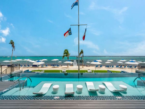 Luxury Vacation Rental in the Cayman Islands Await You!