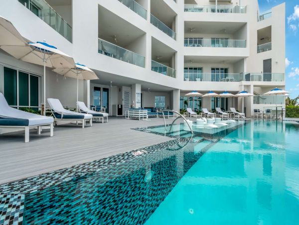 Luxury Vacation Rental in the Cayman Islands Await You!
