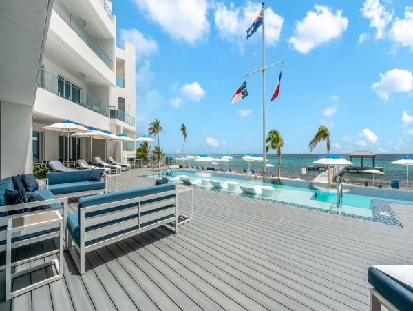 Luxury Vacation Rental in the Cayman Islands Await You!