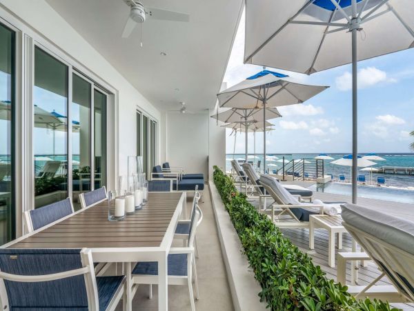 Luxury Vacation Rental in the Cayman Islands Await You!