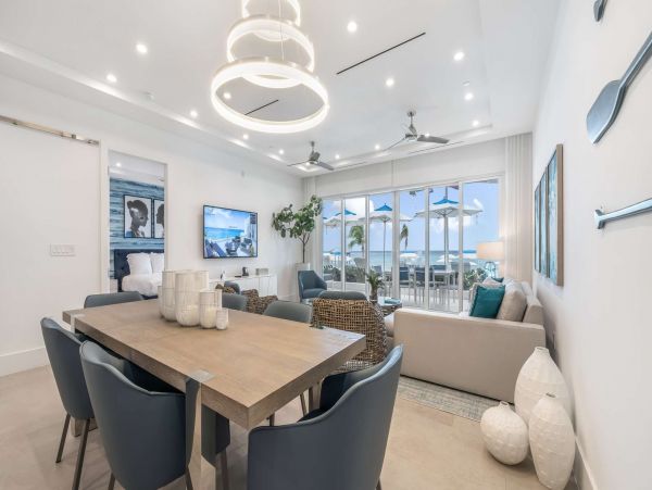 Luxury Vacation Rental in the Cayman Islands Await You!
