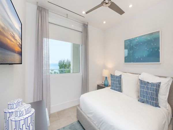 Cayman Islands Vacation Rental: Modern Condo with Rooftop Views