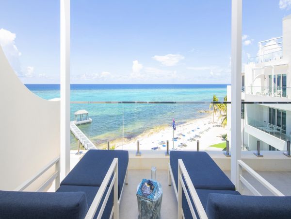 Cayman Islands Vacation Rental: Modern Condo with Rooftop Views