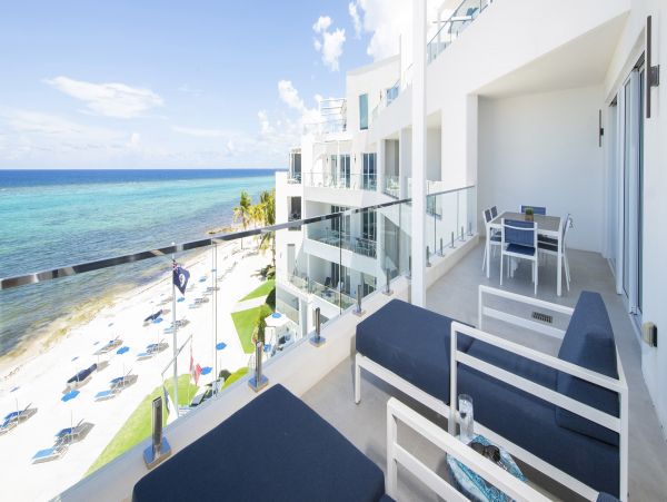Cayman Islands Vacation Rental: Modern Condo with Rooftop Views