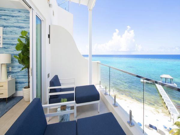 Cayman Islands Vacation Rental: Modern Condo with Rooftop Views