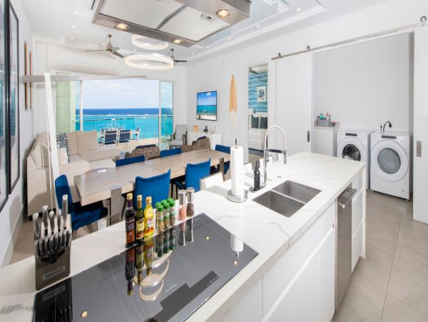 Luxury Vacation Rental in Grand Cayman Island Awaits You!