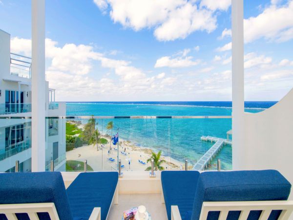 Luxury Vacation Rental in Grand Cayman Island Awaits You!