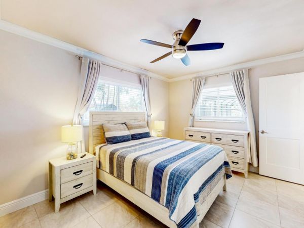 Spacious Vacation Home with 3 Bedrooms in Naples