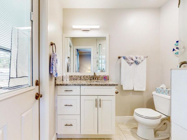 Spacious Vacation Home with 3 Bedrooms in Naples
