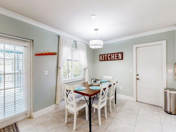 Spacious Vacation Home with 3 Bedrooms in Naples