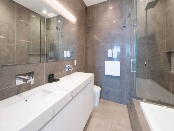 Cayman Islands Condo: Private Balcony, Rooftop Views & Luxury