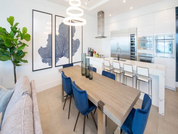 Cayman Islands Condo: Private Balcony, Rooftop Views & Luxury