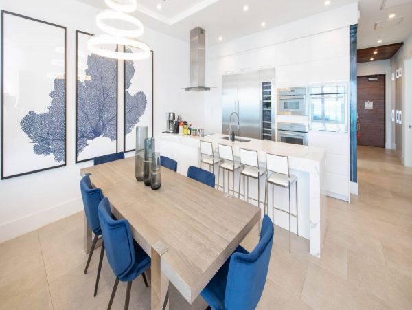 Cayman Islands Condo: Private Balcony, Rooftop Views & Luxury