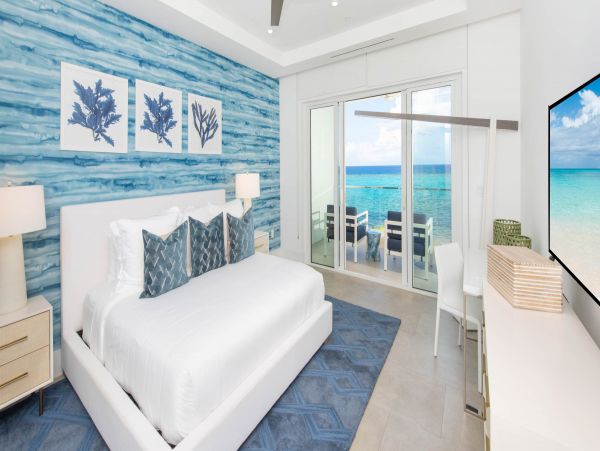 Cayman Islands Condo: Private Balcony, Rooftop Views & Luxury