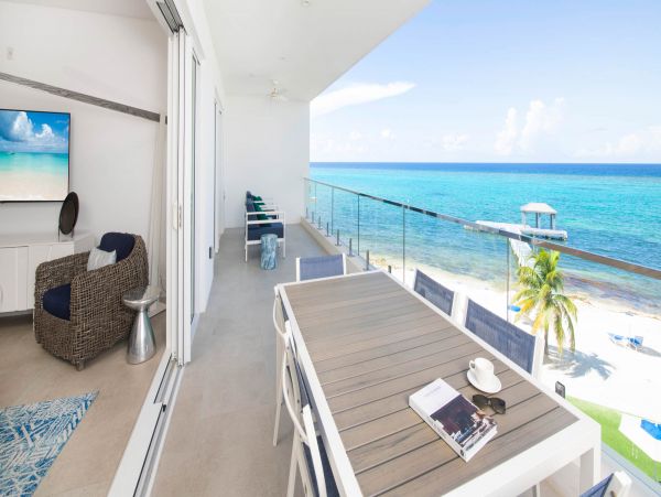 Cayman Islands Condo: Private Balcony, Rooftop Views & Luxury