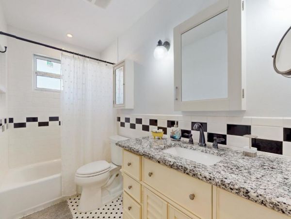 Charming Vacation Rental in North Naples, FL – Book Now!