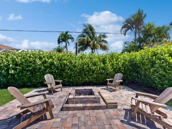 Charming Vacation Rental in North Naples, FL – Book Now!