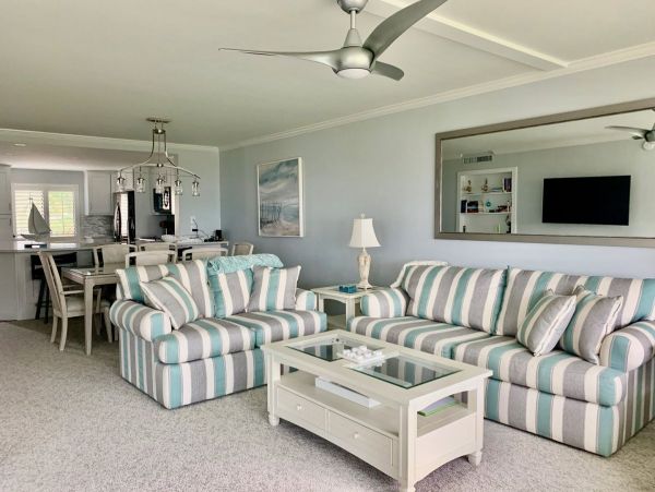 Cozy Vacation Two Bedroom Condo with Ocean Views