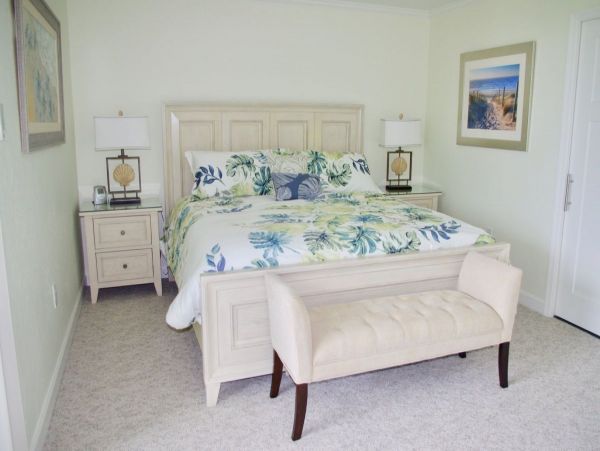 Cozy Vacation Two Bedroom Condo with Ocean Views