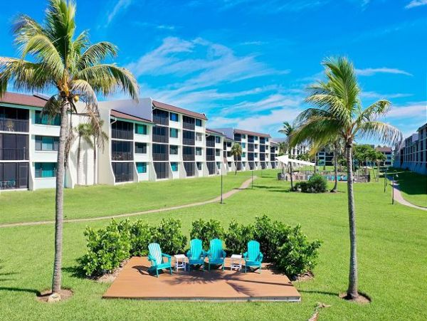 Sanibel Vacation Rental: Beachfront Condo with Great Amenities