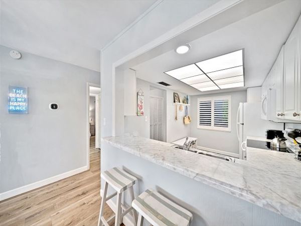 Sanibel Vacation Rental: Beachfront Condo with Great Amenities