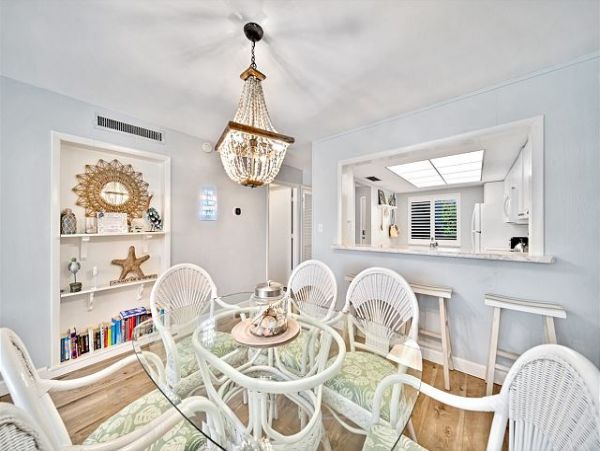 Sanibel Vacation Rental: Beachfront Condo with Great Amenities