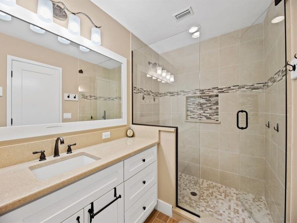 Charming Vacation Rental in Sanibel Island - Book Now!
